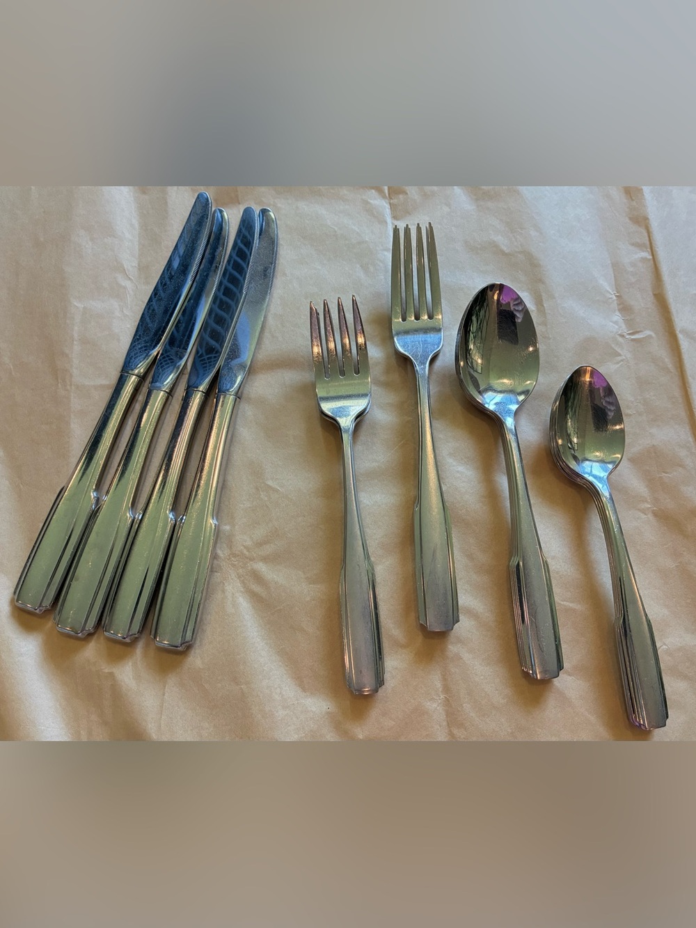 Oneida USA FREMONT Flatware Place Setting for 4; 20Pc Set 18/10 Stainless Steel